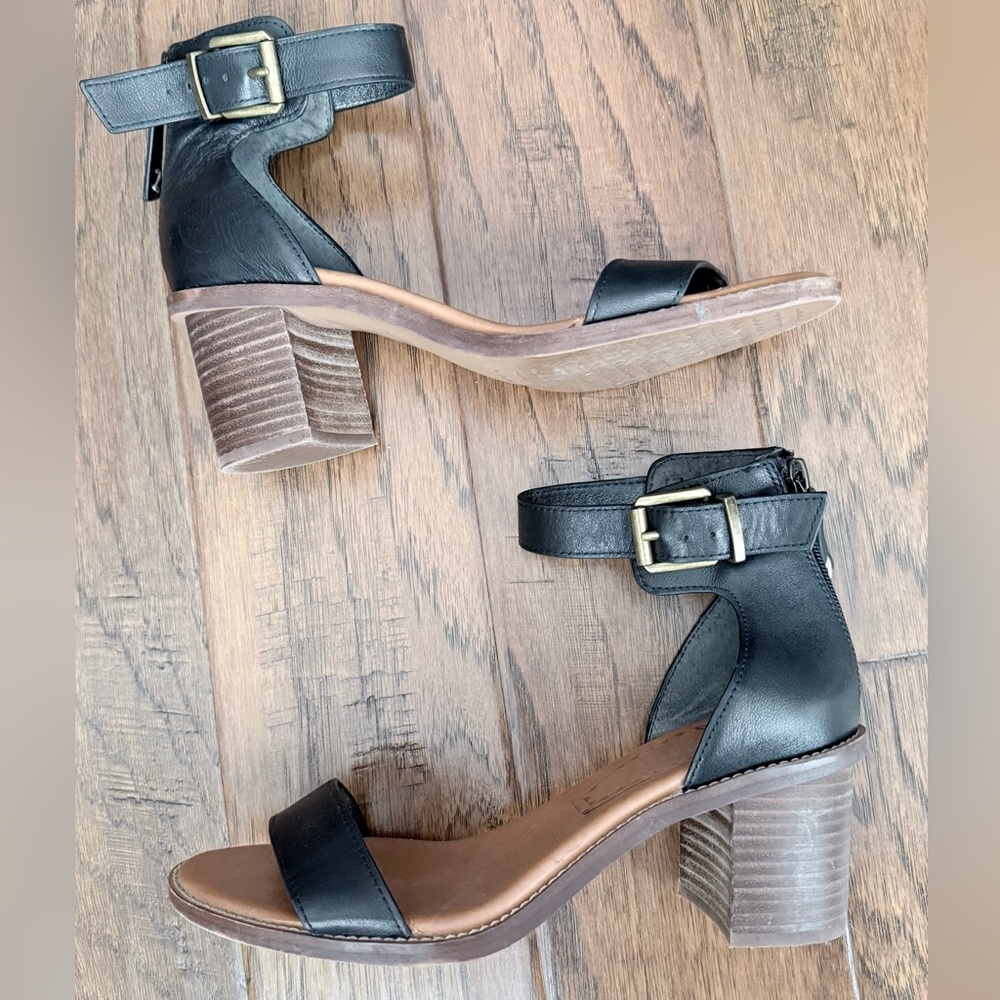 Zodiac Ilsa Black Ankle Strap Heels - Picture 3 of 10
